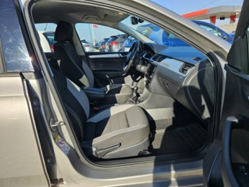 Skoda Rapid II Liftback Facelifting 1.0 TSI 110KM 2017 Škoda RAPID Skoda RAPID 1,0 benzyna 110KM salon, zdjęcie 7