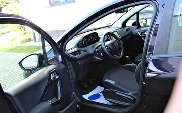 Peugeot 208 I Hatchback 5d Facelifting 1.2 PureTech 82KM 2016 Peugeot 208 1.2I Led Klimatyzacja Kamera cofania Tempomat Gwarancja 1 r, zdjęcie 8