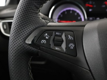 Opel Astra K Hatchback 5d 1.4 Turbo 125KM 2019 Opel Astra klima auto kamery czujniki parkowania, zdjęcie 30