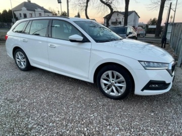 Skoda Octavia IV Kombi 2.0 TDI 150KM 2022 Skoda Octavia 2.0 TDI 150 KM DSG AMBITION BEZWYPADKOWY 2.0 Diesel 150KM, zdjęcie 14