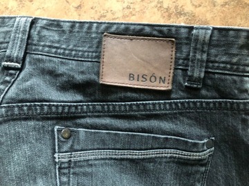 Брюки BISON, размер 35/34, обхват талии 95 см, состояние хорошее.