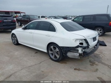Mercedes Klasa E W213 2018 Mercedes-Benz Klasa E Mercedes-Benz E-Class 2.0 Benzyna 241KM, zdjęcie 4