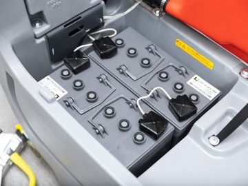 SZOROWARKA HAKO HAKOMATIC B45 TB510 NOWE BATERIE 2013r 774mth 8500 netto