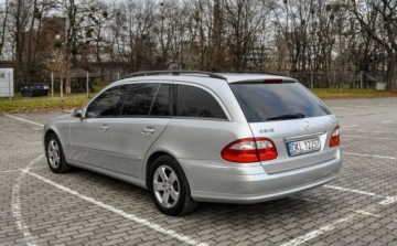 Mercedes Klasa E W211 Kombi S211 3.5 4Matic 272KM 2005 Mercedes-Benz Klasa E 3,5 (272KM) 4-Matic 3.5 Benzyna 272KM, zdjęcie 2