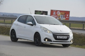 Peugeot 208 I Hatchback 5d Facelifting 1.2 PureTech 82KM 2018 Peugeot 208 1.2 Benzyna Style gwarancja przebiegu, zdjęcie 12