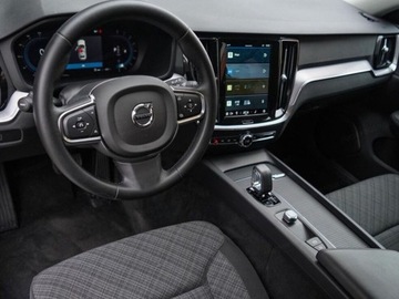 Volvo V60 II  Kombi Facelifting 2.0 B4 B 197KM 2025 VOLVO V60 B4 Core Combi 2.0 (197KM) 2025, zdjęcie 4