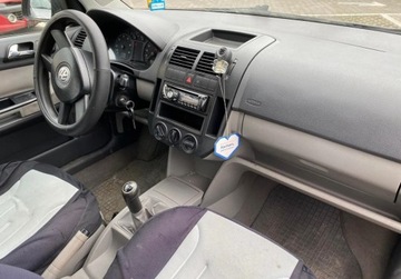 Volkswagen Polo IV Hatchback 1.2 i 54KM 2004 Volkswagen Polo 1.2 Benzyna 2004r 1.2 Benzyna 54KM, zdjęcie 2