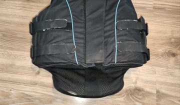 Жилет для верховой езды 5 лет.