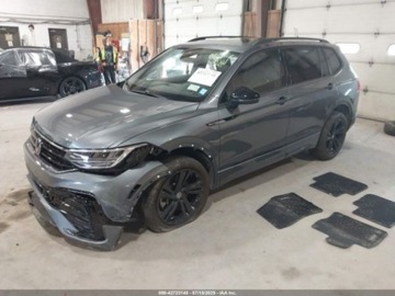 Volkswagen Tiguan III 2024 Volkswagen Tiguan SE R-LINE BLACK 2024, od ubezpieczalni 2.0 Benzyna 184KM, zdjęcie 1
