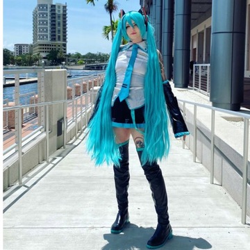 PERUKA HATSUNE MIKU COSPLAY ANIME VOCALOID DAMSKIE Z HAIRNETEM