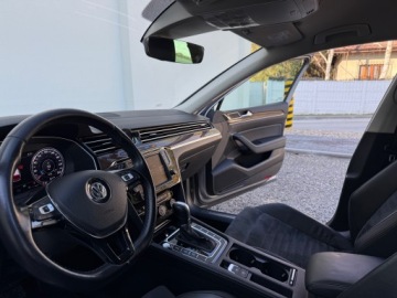 Volkswagen Passat B8 Variant 1.8 TSI BlueMotion Technology 180KM 2015 Volkswagen Passat Highline Digital Full LED DSG W-wa, zdjęcie 8