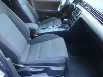 Volkswagen Passat B8 Variant Facelifting 2.0 TDI SCR 150KM 2020 VW Passat 2.0 TDI, Salon Polska, Serwis ASO, zdjęcie 8