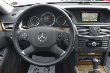 Mercedes Klasa E W212 Limuzyna 200 CGI BlueEFFICIENCY 184KM 2011 Mercedes-Benz Klasa E MERCEDES E200 184KM ELEGANCE 7G-TRONIK Xenon Navi Gw, zdjęcie 27