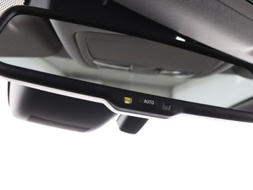 Toyota Auris II Hatchback 5d Facelifting 1.8 Hybrid 136KM 2016 Toyota Auris HEV panorama klima auto navi kamera, zdjęcie 33