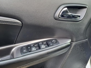Dodge Journey 3.6 V6 287KM 2015 DODGE JOURNEY Crossroad V6 3.6 benzyna 287KM Dokumentacja 7 osobowyVAT23%, zdjęcie 7