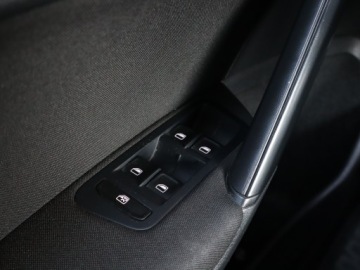 Volkswagen Golf VII Variant 1.6 TDI CR DPF BlueMotion Technology 105KM 2014 VW Golf 1.6 TDI, Salon Polska, Automat, Xenon, zdjęcie 16