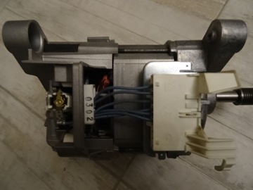 ДВИГАТЕЛЬ 1BA6755-ОЗA Electrolux 132195061