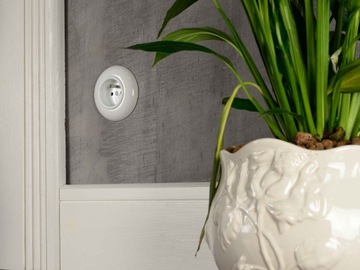 РОЗЕТКА ЛОФТ РЕТРО ВИНТАЖ 230В С ШТЫРЬКОМ, БЕЛАЯ JLM