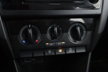 Skoda Rapid II Liftback Facelifting 1.0 TSI 95KM 2018 Skoda Rapid 1.0 TSI, Salon Polska, Klima, zdjęcie 12