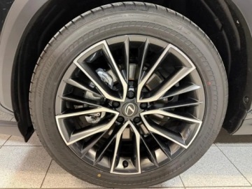 Lexus NX II SUV Facelifting 2.5 350h 200KM 2025 Od ręki - 350h Omotenashi 2.5 Hybrid AWD 200KM | Kamera 360!, zdjęcie 17