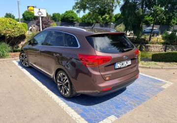 Kia Ceed I SW Facelifting 1.6 CRDi VGT 128KM 2012 Kia Ceed Pelna historia Drugi wlasciciel 1.6 Diesel 128KM, zdjęcie 1