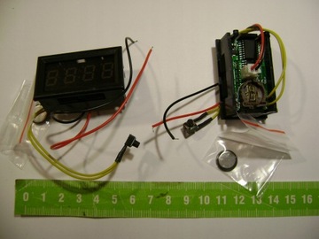 Светодиодные панельные часы 4,5-30В время + дата красные
