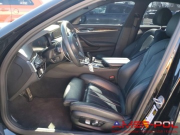 BMW Seria 5 G30-G31 2021 BMW Seria 5 _G30_540XI_M Pakiet_XDrive_3.0 L_335 km_2021r 3.0 Benzyna 335KM, zdjęcie 7