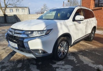 Mitsubishi Outlander III 2018 Mitsubishi Outlander Intense PLUS Kamera GetHelp 2.3 Diesel 150KM, zdjęcie 7