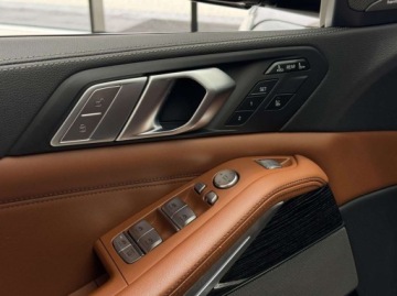 BMW X7 SUV 3.0 40d 340KM 2021 BMW X7 xDrive40d 7os BMW Individual Night Vision Harman Kardon 3.0, zdjęcie 24