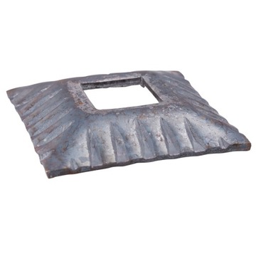 Maskownica stalowa kuta otworowana 26x26 mm - H13 x L79 x W79
