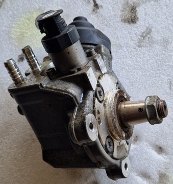 Pompa wtryskowa 2.0 tdi CR CBB CBA CAG 03L130755 bosch