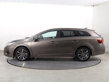 Toyota Avensis III Wagon Facelifting 2015 2.0 D-4D 143KM 2016 Toyota Avensis 2.0 D-4D, Salon Polska, VAT 23%, zdjęcie 2