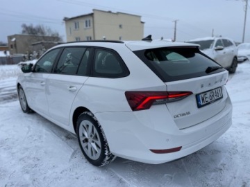 Skoda Octavia IV Kombi 2.0 TDI 150KM 2022 Skoda Octavia 2.0 TDI 150 KM DSG AMBITION BEZWYPADKOWY 2.0 Diesel 150KM, zdjęcie 15