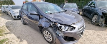 Hyundai i30 II Hatchback 5d 1.4 MPI 100KM 2015 Hyundai i30 2015r, 1.4 Benzyna. Uszkodzony prawy bok i tyl. Jezdzi. 1.4, zdjęcie 1