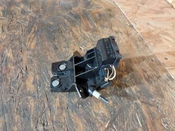 Zamek klapy bagażnika Mercedes W203 Sedan A1717500085 A1717500185