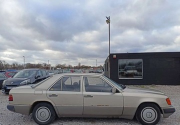 Mercedes W124 Sedan 2.0 D 75KM 1991 Mercedes-Benz W124 (1984-1993) Mercedes-Benz W124, zdjęcie 4