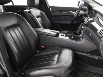 Mercedes Klasa A W176 2013 Mercedes CLS 350 CDI, 261 KM, Automat, Skóra, zdjęcie 8