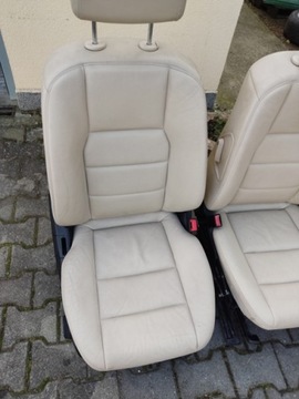 MERCEDES W204 C КЛАССА ПЕРЕДНИЕ СИДЕНИЯ, БЕЛАЯ КОЖА, СПРАВА