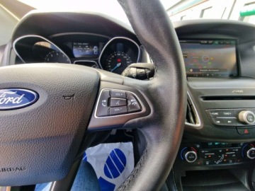 Ford Focus III Kombi Facelifting 1.5 EcoBoost 150KM 2017 Ford Focus 1.5 EcoBoost 150Ps Navi Alu Ledy Sliczny Gwarancja 1.5 Benzyna, zdjęcie 16