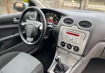 Ford Focus II Coupe-Cabriolet 1.6 Duratec 16V 100KM 2009 Ford Focus Ford Focus 1.6 benzyna 1 wlasciciel 1.6 Benzyna 101KM, zdjęcie 6