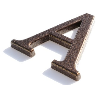 NUMER NA DOM CYFRA LITERA A BRĄZ ANTYK 10,5CM