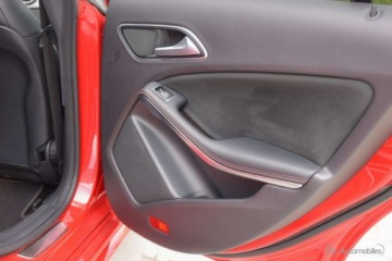 Mercedes CLA C117 Shooting Brake Facelifting 2.0 220 184KM 2017 Mercedes-Benz CLA CLA 220 4-MATIC 184KM Shooting-Brake AMG Panorama Salon, zdjęcie 32