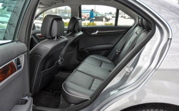 Mercedes Klasa C W204 Limuzyna 3.5 350 4MATIC 306KM 2012 Mercedes-Benz Klasa C 3,5 (306KM) 2012 r. Lift Automat 4Matic 3.5 Benzyna, zdjęcie 6