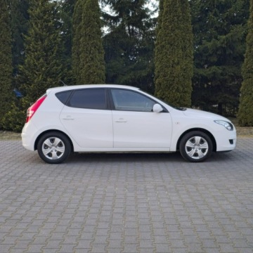 Hyundai i30 I Hatchback 1.4 109KM 2009 Hyundai i30 I 1.4 Benzyna 109KM Manual, zdjęcie 10