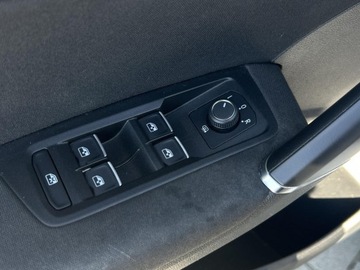 Volkswagen Touran III 1.8 TSI 180KM 2018 Volkswagen Touran Panorama! LED! Duży ekran! Nawig, zdjęcie 11