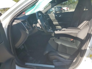 Volvo V60 II  Kombi 2.0 T5 250KM 2020 Volvo V60 Cross Country T5 Momentum 2020 2.0l 2.0 Benzyna 250KM, zdjęcie 7