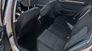 Volkswagen Passat B8 Variant Facelifting 2.0 TDI SCR 150KM 2022 Volkswagen Passat Variant 2.0TDI 150KM ACC SalonPL, zdjęcie 9