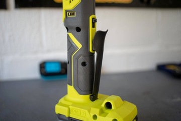 КЛЮЧ С ТРЕЩОТКОЙ RYOBI 1/4 AKU R18RW2-0