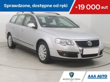 Volkswagen Passat B6 Variant 2.0 TDI-CR DPF 140KM 2008 VW Passat 2.0 TDI, DSG, Navi, Klima, Klimatronic