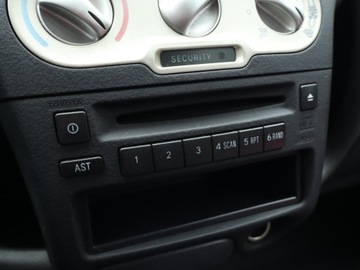 Toyota Yaris I 1.3 i 16V 86KM 2003 Toyota Yaris 1.3 VVT-i, Salon Polska, zdjęcie 14